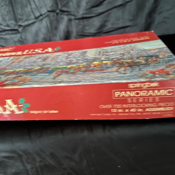Panoramic Christmas Town USA, 700 piece puzzle - Picture 6 of 7